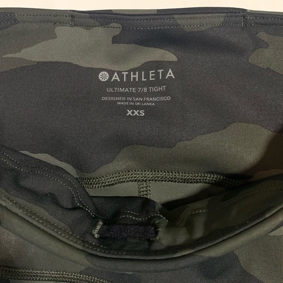 ATHLETA Ultimate Stash Pocket 7/8 Camo Tights XXS - Picture 6 of 16